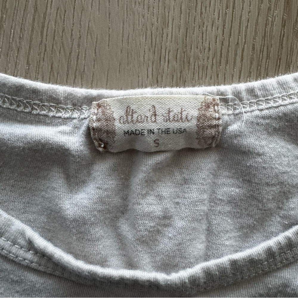 Altar'd State Texas Graphic Crop Tee in beige - Picture 3 of 4